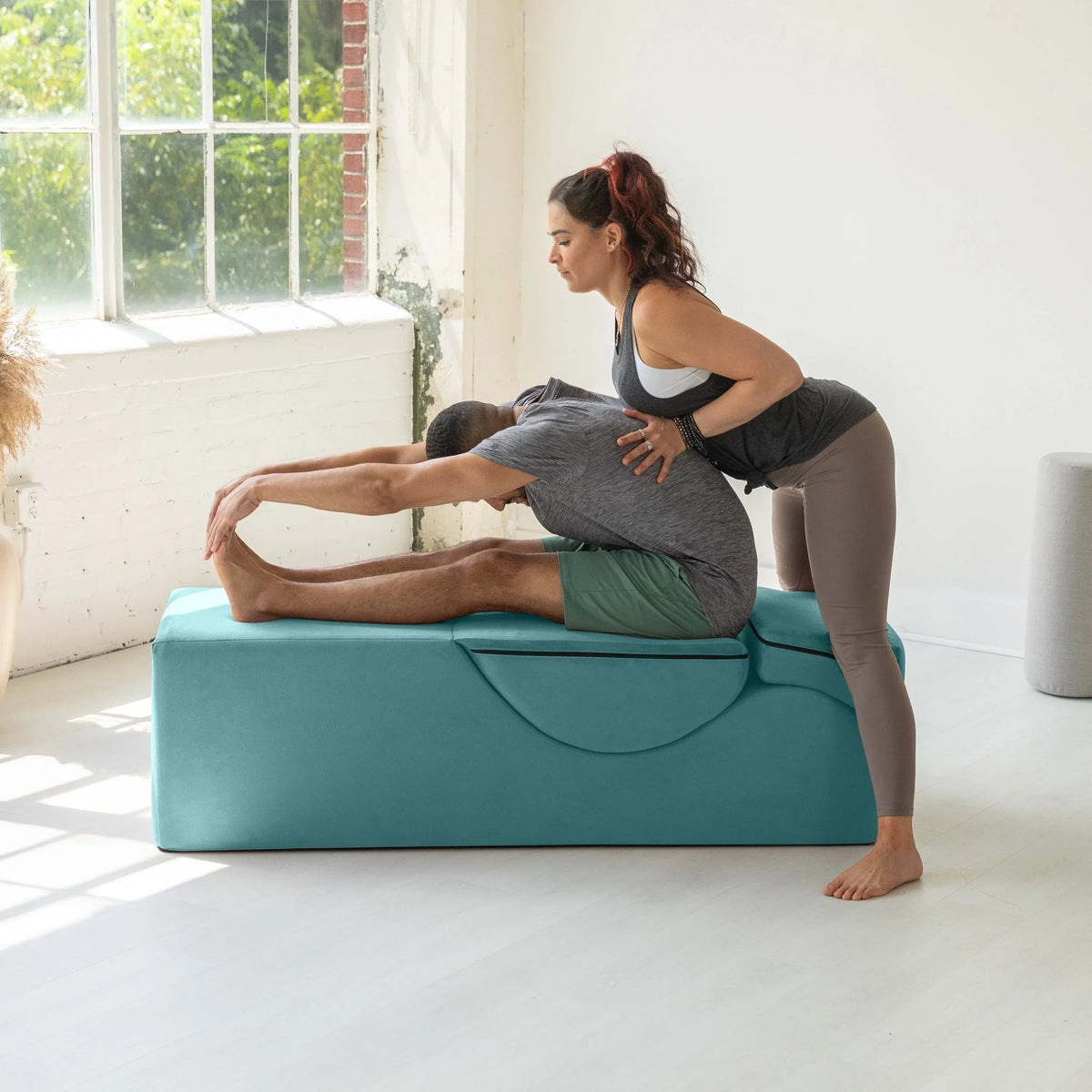 Méridienne convertible Avana Kami / yoga et massage - pouf 2-en-1 avec chaise longue de yoga pliable dissimulée, microvelours - N/A
