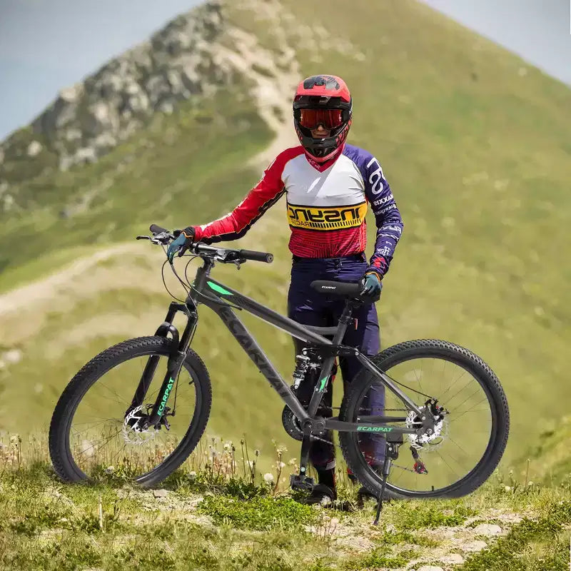 Mountain bike Okak da 26IN con freni a disco, bici per adulti a 21 velocità con telaio resistente e doppia ammortizzazione posteriore, per il ciclismo su strada in città