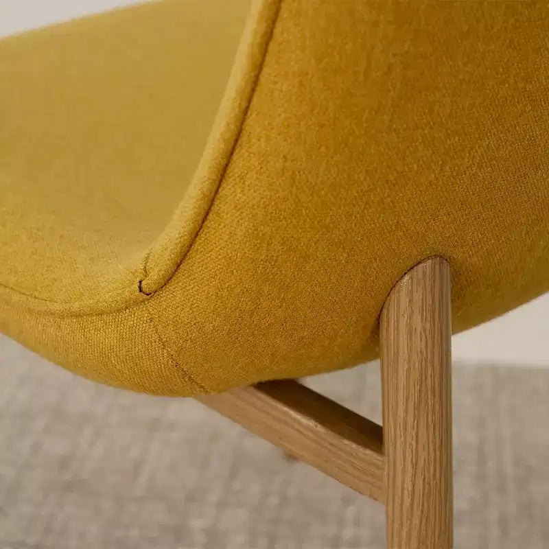 Ensemble de salle à manger rond 5 pièces, table à piètement central de 37 avec plateau effet bois et chaises courbes rembourrées, style moderne-Panipeachy