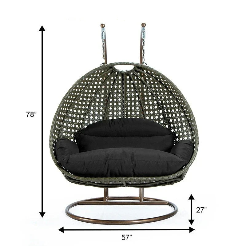 LeisureMod Hängesessel in Ei-Form für 2 Personen mit Gestell - Rattan-Pendelsessel für drinnen und draußen, Hängemattensessel für die Terrasse mit Kissen