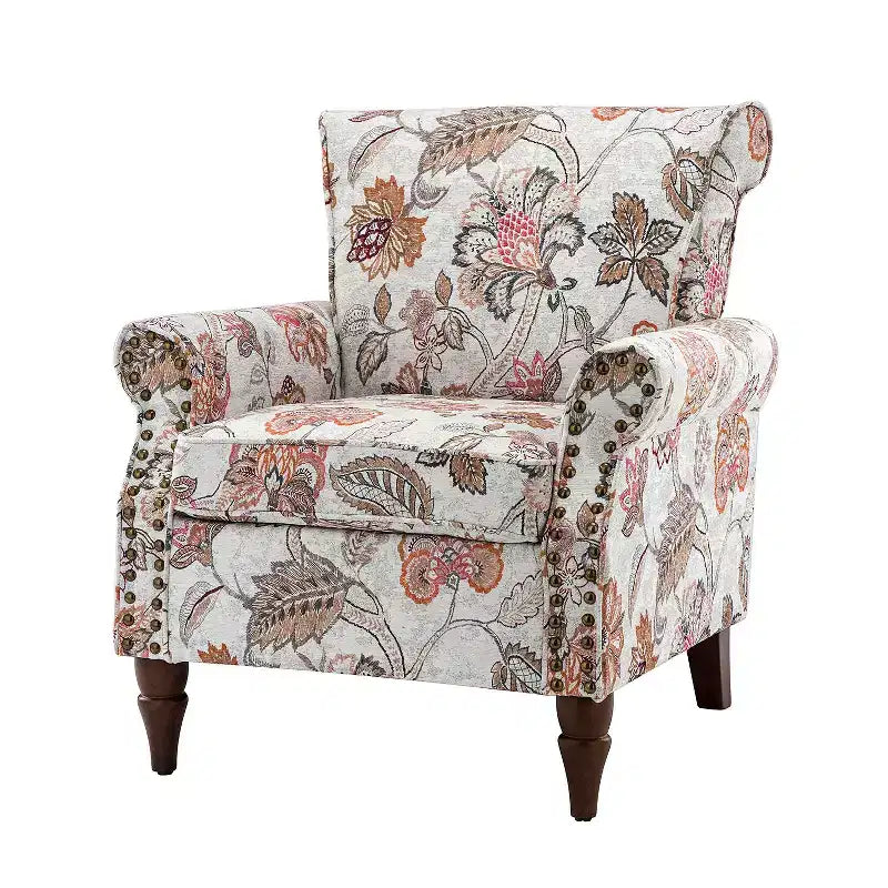 Poltrona tradizionale in legno Araceli, rivestita in tessuto floreale, con schienale alto ad ali e finiture a borchie| ART OF LIVING DESIGNS