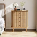 Comò a 4 cassetti per camera da letto, comodino, capiente cassettiera boho in vimini con maniglie nere opache e gambe in legno
