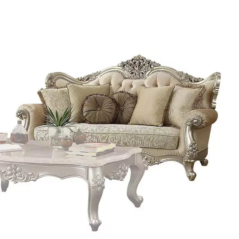 88 Bentley-Sofa aus Stoff/Champagner - Acme Furniture: viktorianisch inspiriert, gesteppt, mit gerollten Armlehnen