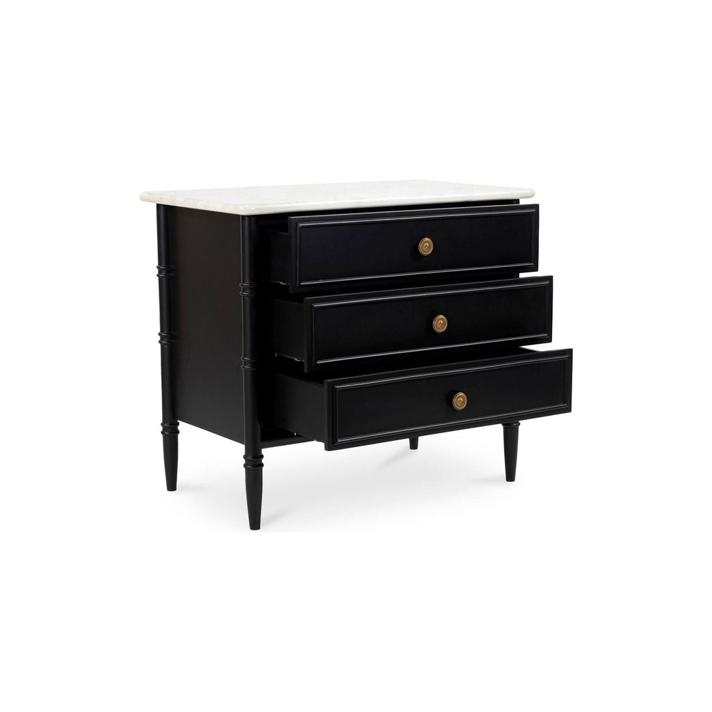 Comodino di ispirazione provenzale in legno di mango con piano in marmo, maniglie in ottone e due cassetti per la camera da letto