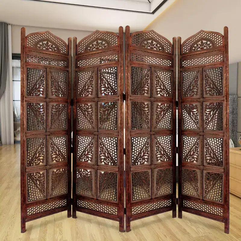 Paravent traditionnel en bois à quatre panneaux Benzara, avec détails sculptés à la main, marron antique