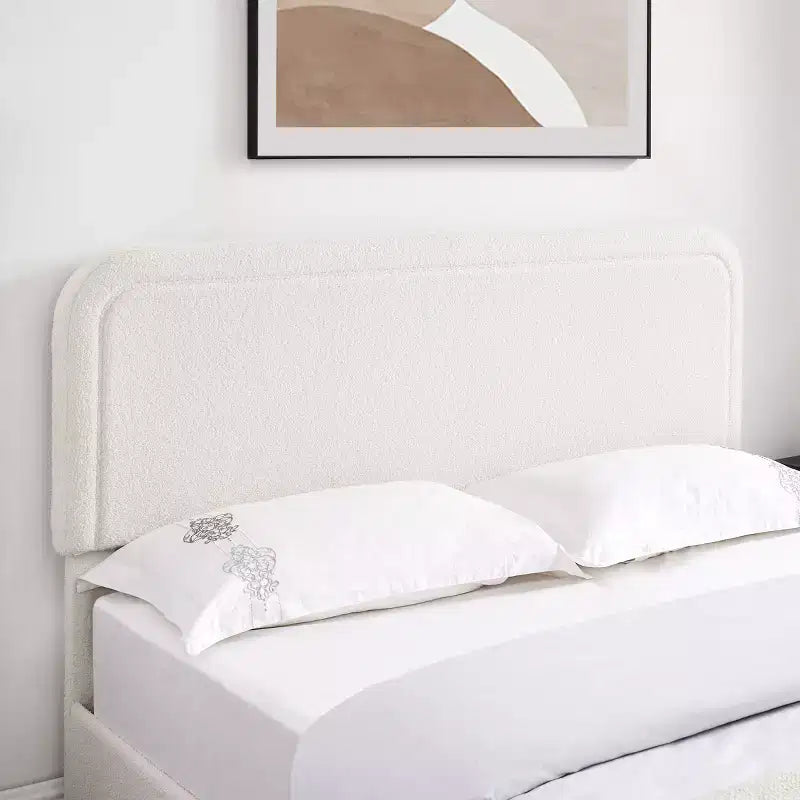 Modernes Queensize-Bett mit Bouclé-Polsterung und Schubladen