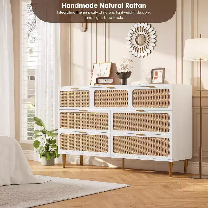 Rattan-Kommoden mit 7 Schubladen fürs Schlafzimmer, hohe Kommode mit tiefen Schubladen, große Schubladenkommode für den Kleiderschrank mit breiter Ablagefläche, Holzkommode fürs Wohnzimmer