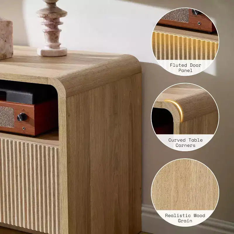 AMERLIFE Meuble TV moderne de 70 au design cannelé avec placards de rangement, pour téléviseurs jusqu'à 80, meuble de divertissement en bois, console multimédia pour le salon
