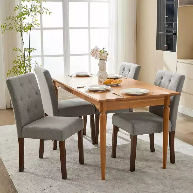 Esszimmerstühle im Parsons-Stil mit Knopfheftung, 6er- / 4er-Set - gepolsterte Küchenstühle aus Stoff mit Holzbeinen und gepolsterten Sitzflächen - Möbel für Wohnzimmer und Küche