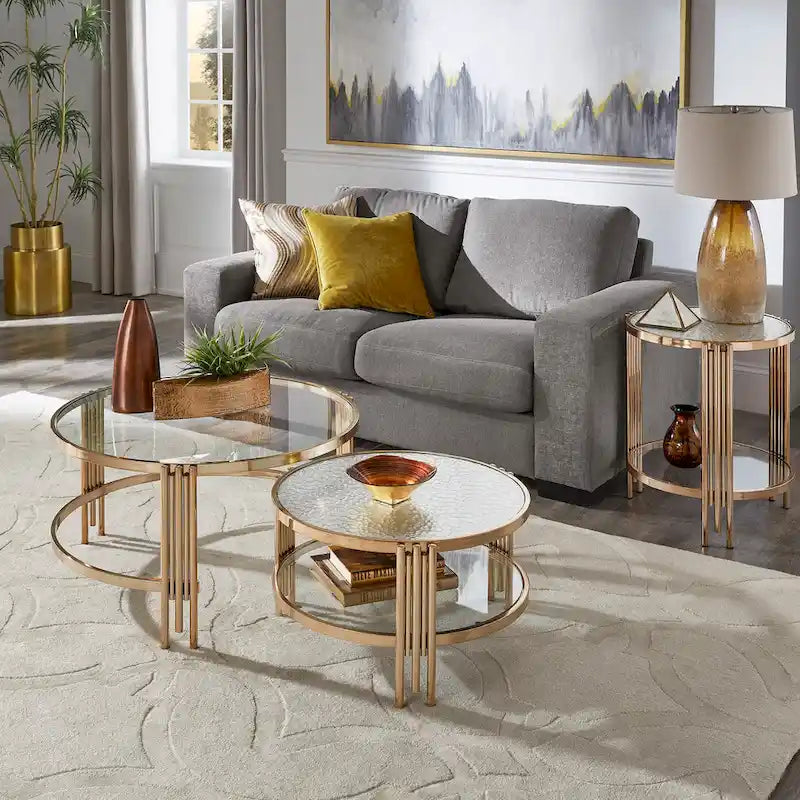 Bruges Tisch mit strukturiertem Glas, Ablage und Champagnergold-Finish von iNSPIRE Q Bold