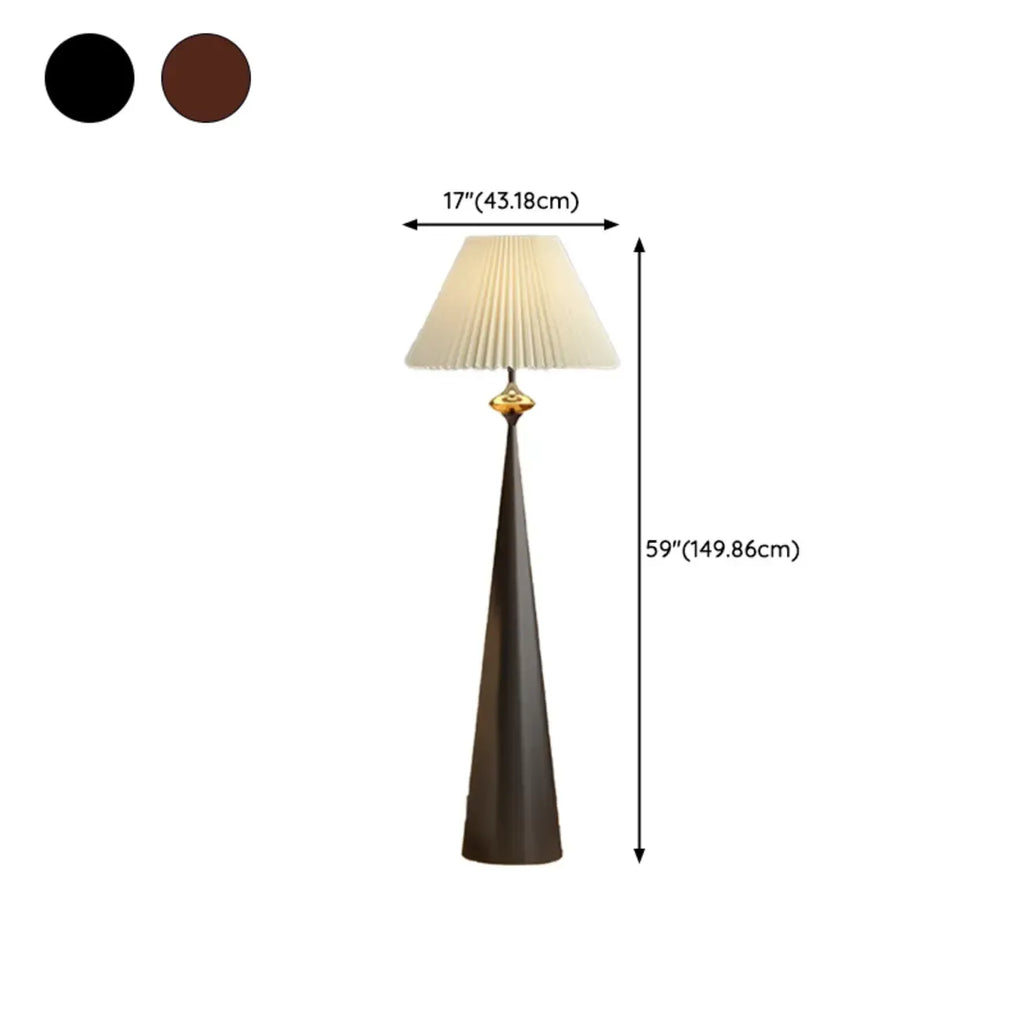 Moderne metalen vloerlamp met taps toelopende voet en stoffen kap