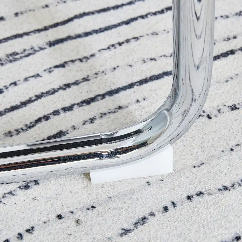 Ensemble de table à manger moderne en verre trempé avec piètement en U à motif marbré et chaises rembourrées de similicuir