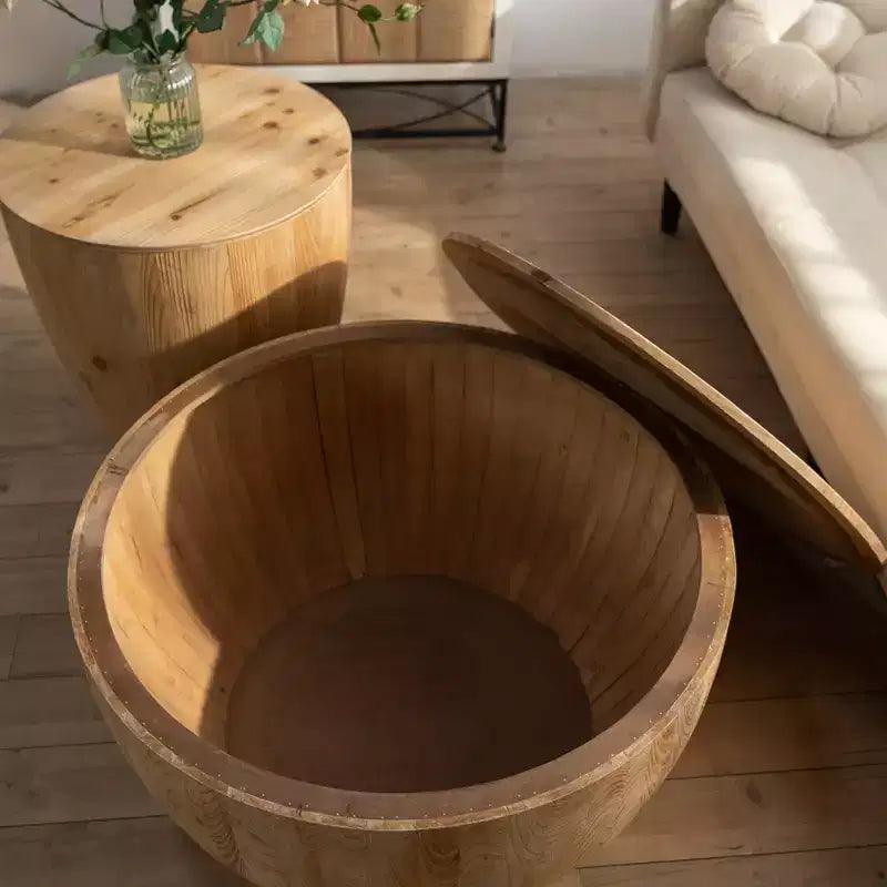 Ronde salontafel met opbergruimte in retrostijl, gemaakt van hout, geschikt voor de woonkamer, eetkamer of kantoor.