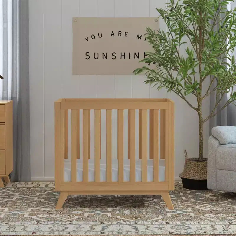 daVinci Otto 3-in-1 umbaubares Mini-Kinderbett mit 4 Matratzen