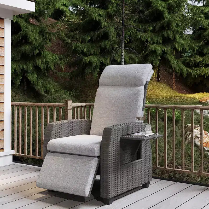 Indoor-Outdoor-Sessel aus Korbgeflecht mit hochklappbarem Tisch und Luftpumpe, 155° flach verstellbar, verstellbarer Liegesessel aus Korbgeflecht mit Rückenlehne und Fußstütze