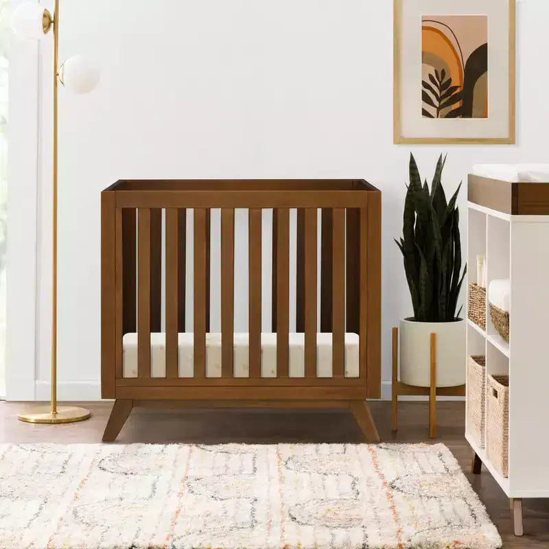 daVinci Otto 3-in-1 umbaubares Mini-Kinderbett mit 4 Matratzen