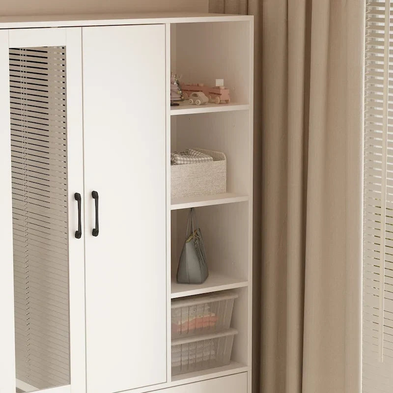 Kleiderschrank mit Spiegel und verstellbarem Kleiderstangenbereich, platzsparend