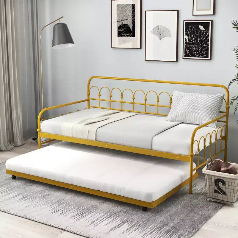 Daybed Costway in metallo singolo con letto estraibile, salvaspazio, trasformabile in divano, ruote con blocco, oro