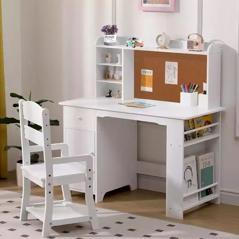 Scrivania e sedia per bambini, set per ragazzi e ragazze, tavolo da studio in legno con libreria, bacheca, armadietto e cassetto, per età da 3 a 8 anni