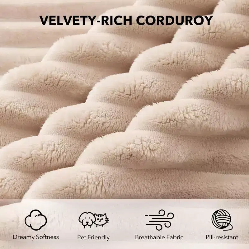 Divano componibile modulare Cloud da 107/ 137, senza struttura e con seduta profonda, trasformabile e confortevole, con pouf e schiuma memory