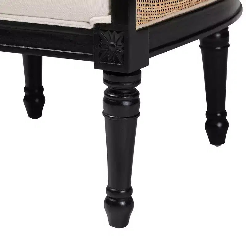 Poltrona decorativa in tessuto e legno bali & pari Elizette