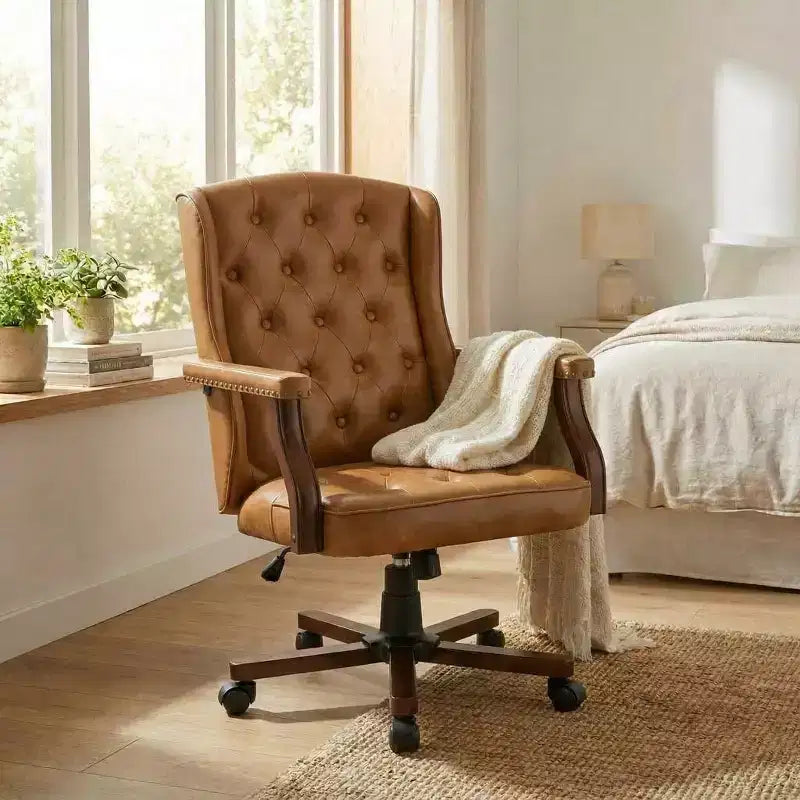 Sedia da ufficio direzionale con design a schienale alto e funzione girevole per l'ufficio domestico